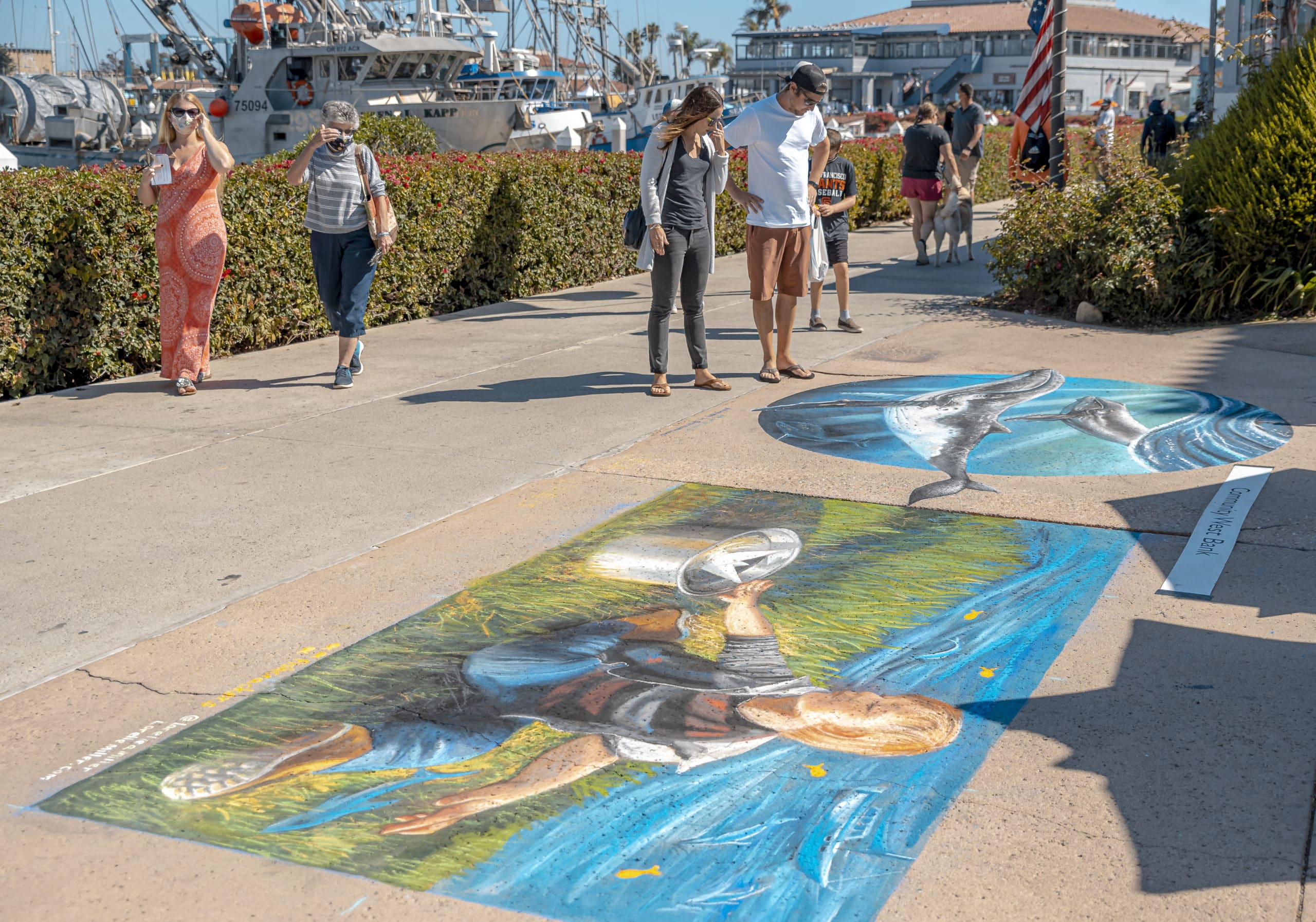 Seaside Street Painters & Art Vendors Line the Waterfront for 14th